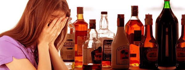 Alkohol und Vitaminmangel; verzweifelte Frau